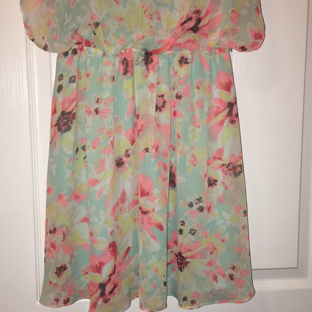 🌸 Floral dress 👗 - Picture 6 of 14